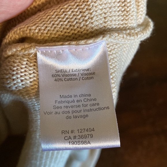 Heartloom Knit Sweater - Picture 9 of 9